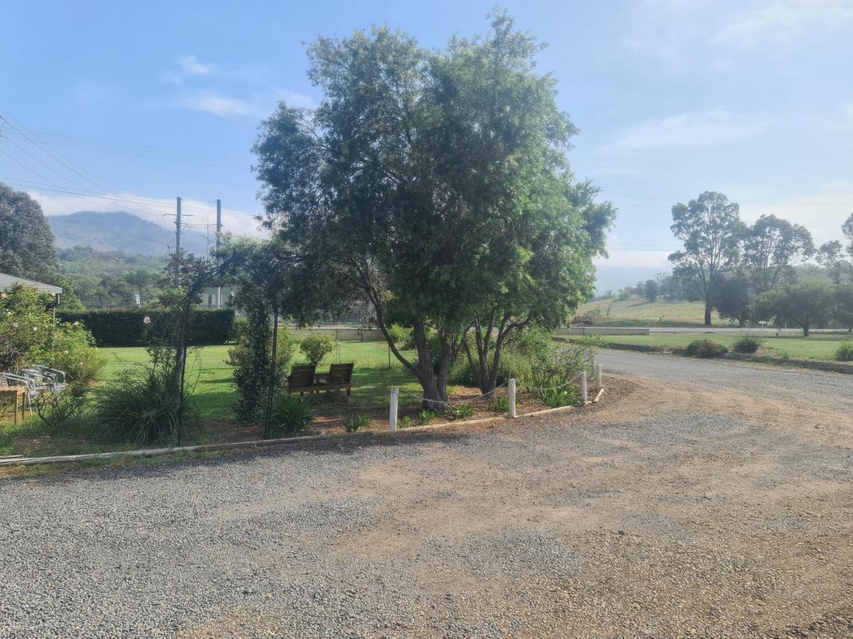 Valley View Motel Murrurundi Экстерьер фото